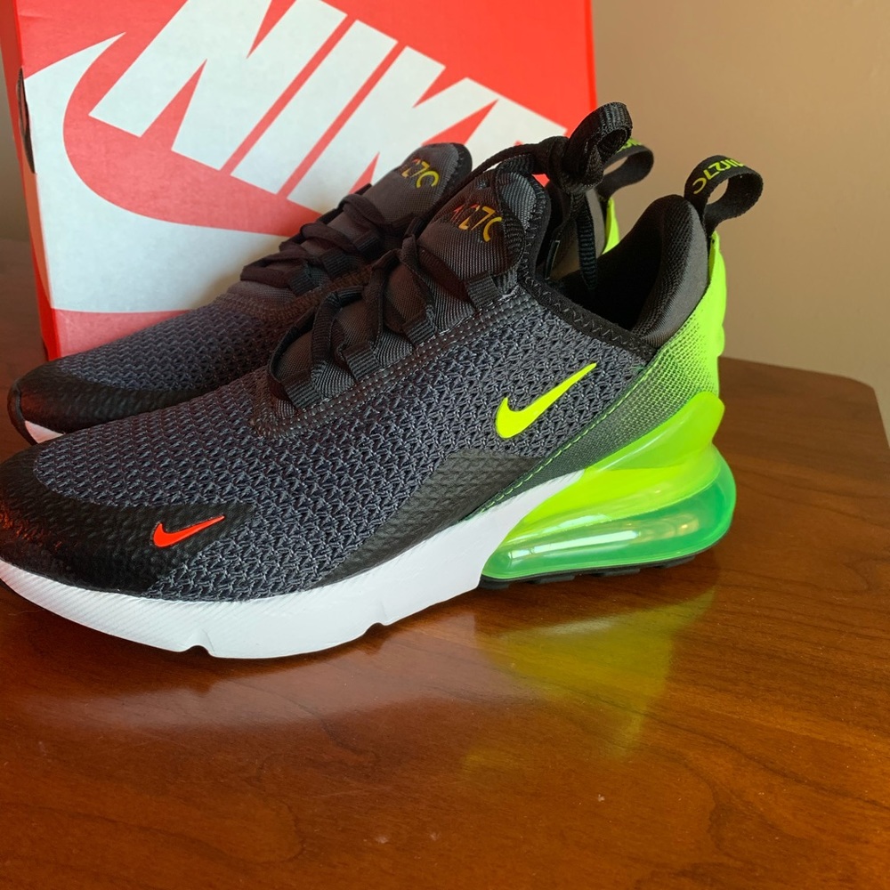Nike Air Max 270 Shoes Youth Sizes - Picture 7 of 7